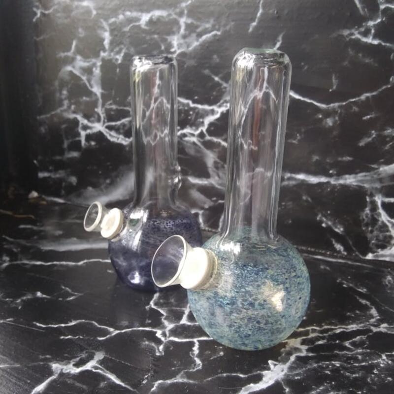 1 in 3 Frosted Bongs, Unit