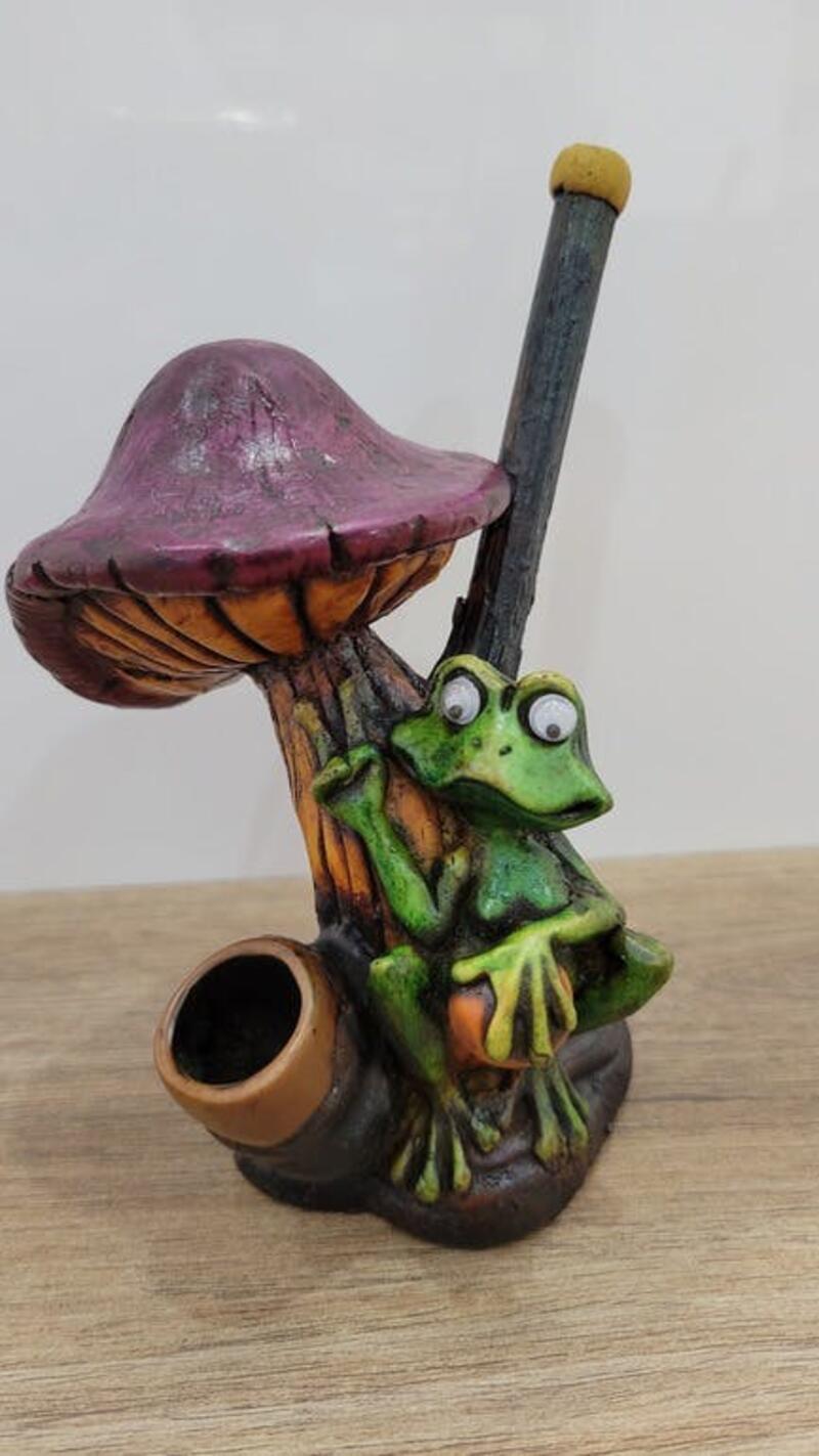 Frog Mushroom Pipe - Frog Mushroom