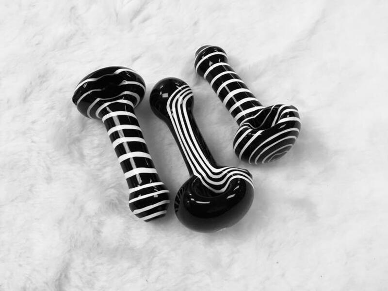 Black and White Pipe