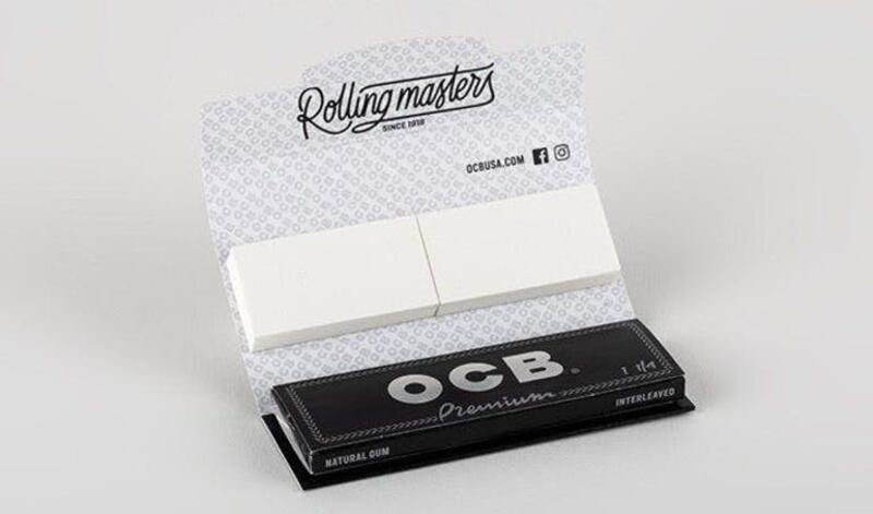 OCB 1 1/4 premium rolling papers with tips