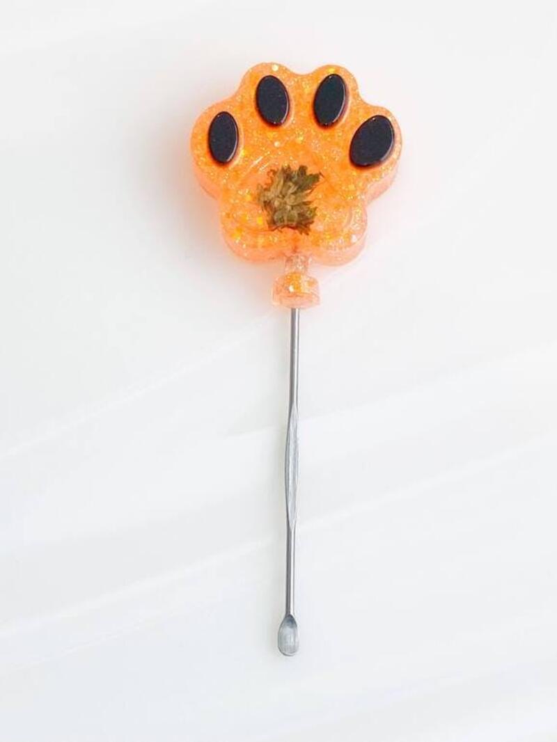 Bud Kitten Orange Paw Dab Tool