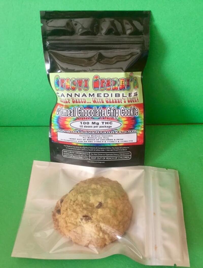 Groovy Granny’s Oatmeal Chocolate Chip Cookie 100 mg